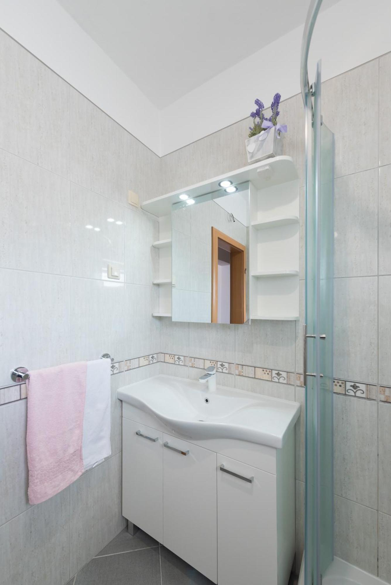 Luxury Apartment With Garden Jacuzzi And Wellness Trogir Zewnętrze zdjęcie