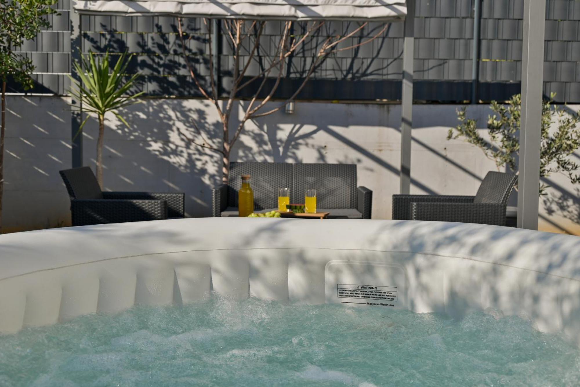 Luxury Apartment With Garden Jacuzzi And Wellness Trogir Zewnętrze zdjęcie