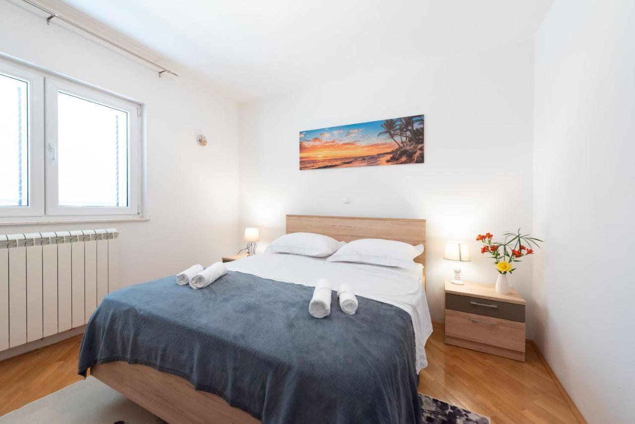 Luxury Apartment With Garden Jacuzzi And Wellness Trogir Zewnętrze zdjęcie