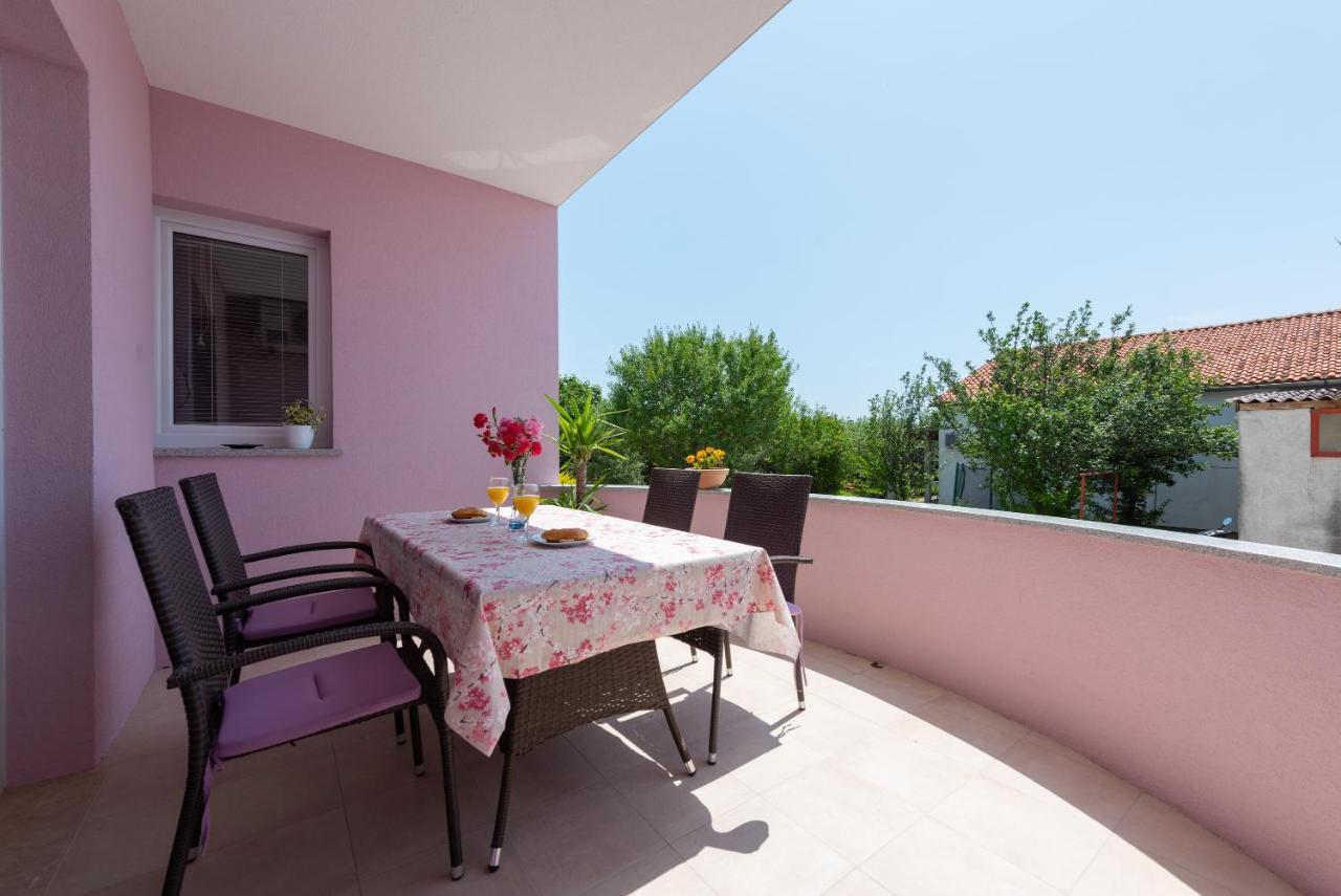 Luxury Apartment With Garden Jacuzzi And Wellness Trogir Zewnętrze zdjęcie
